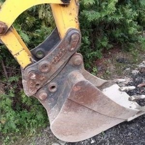 foto New Holland B110 +mozlywy mlot plug (koparko ladowarka platniczki)