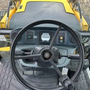 foto New Holland B100C