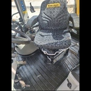foto NewHolland B115B joystick platniczki koparko-ladowarka